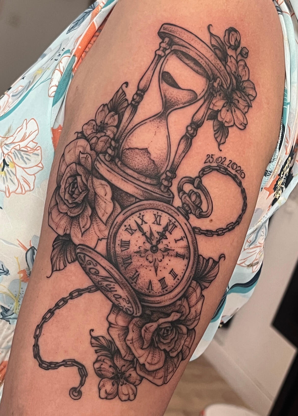 Manchette sablier et montre en fine line
